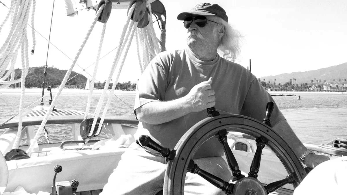 3_beloved_singers_with_beach_to_boat_energy_3