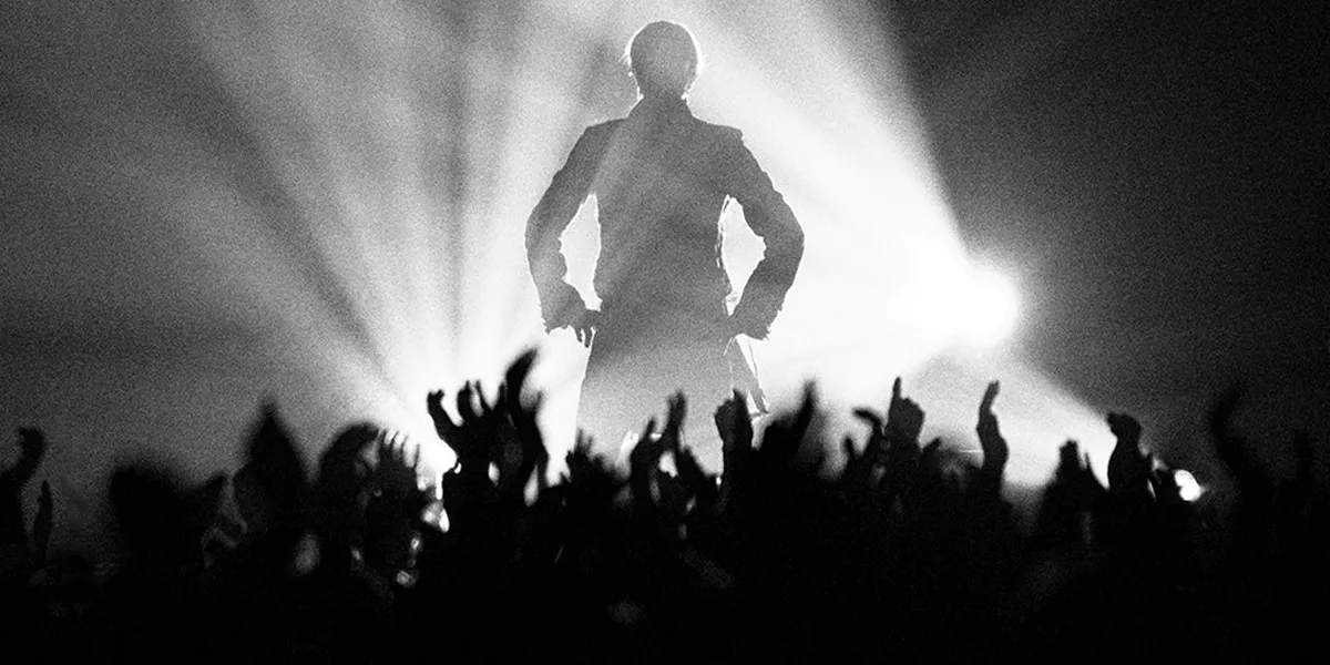 david_bowie_stage_berlin_1978_film
