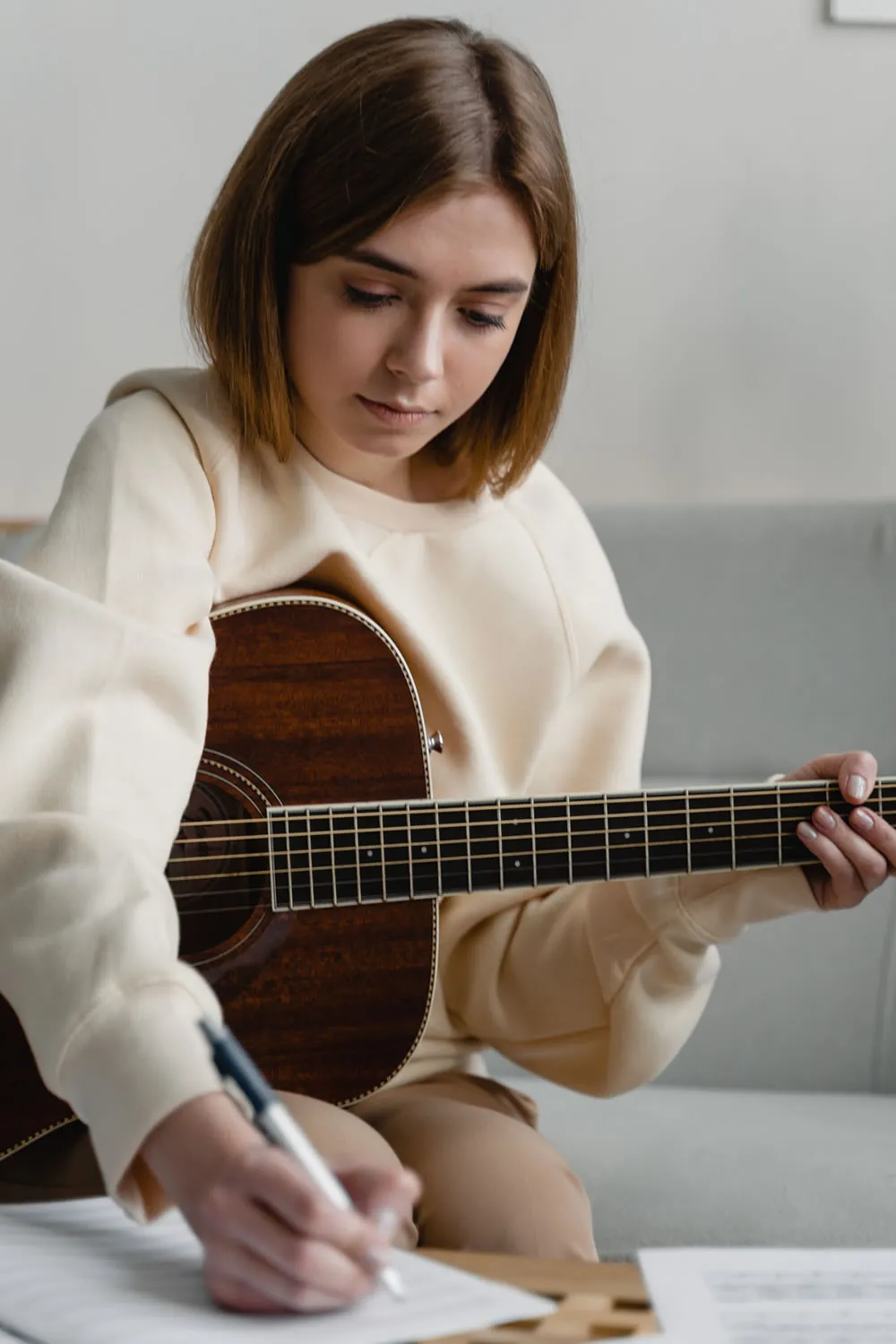girl-guitar
