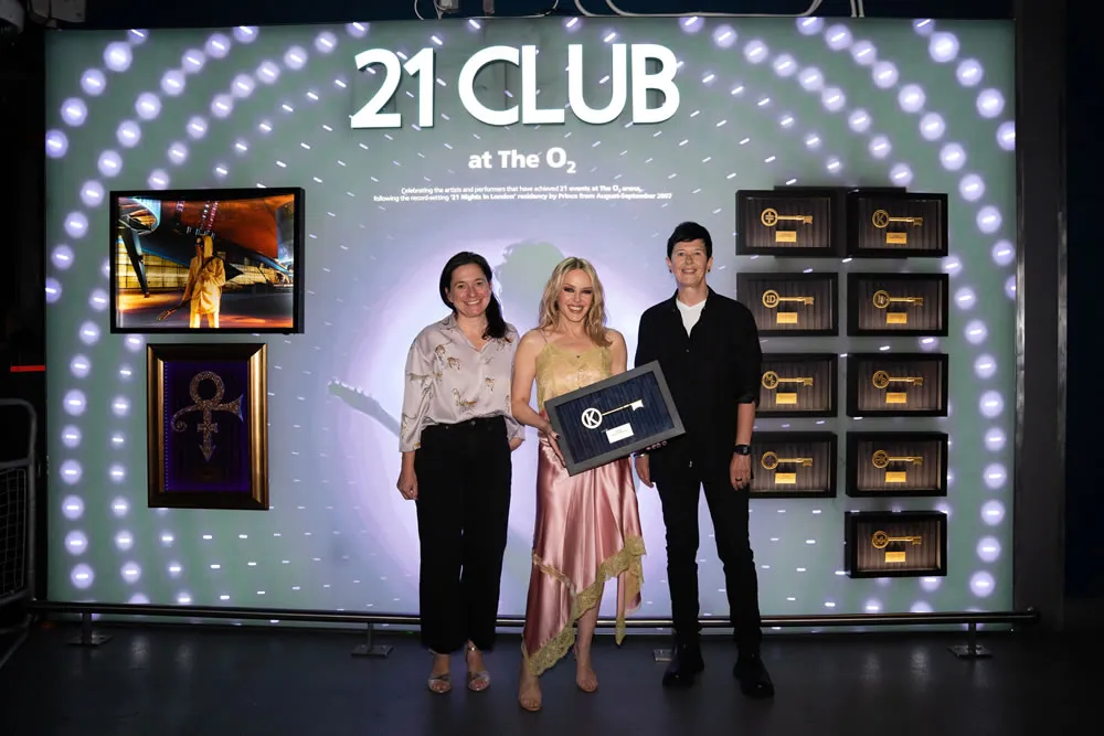 kylie_minogue_joins_O2_arenas_lite_21_club_2