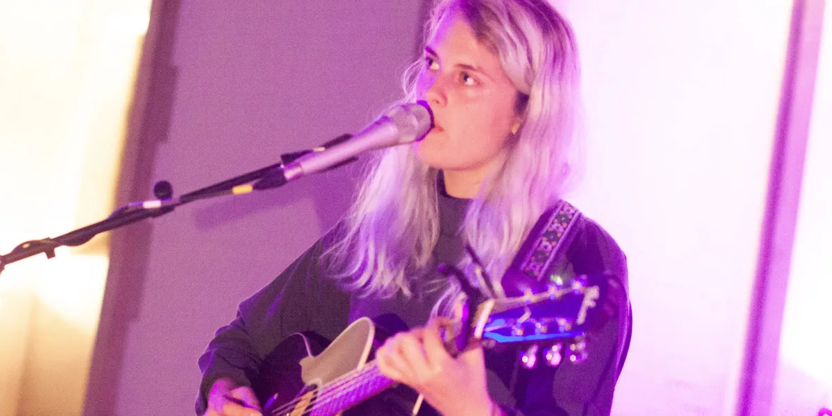 marika_hackman_opens_false_dogs_with_33_and_sets_a_2027_tour