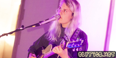 Marika Hackman Opens False Dogs With 33 and Sets a 2027 Tour