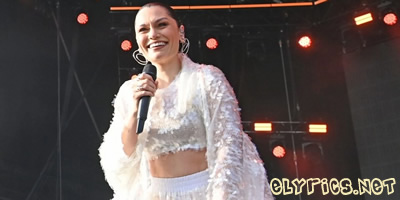 jessie j’s epic stage comeback: singing through the storm jessie j’s epic stage comeback: singing through the storm